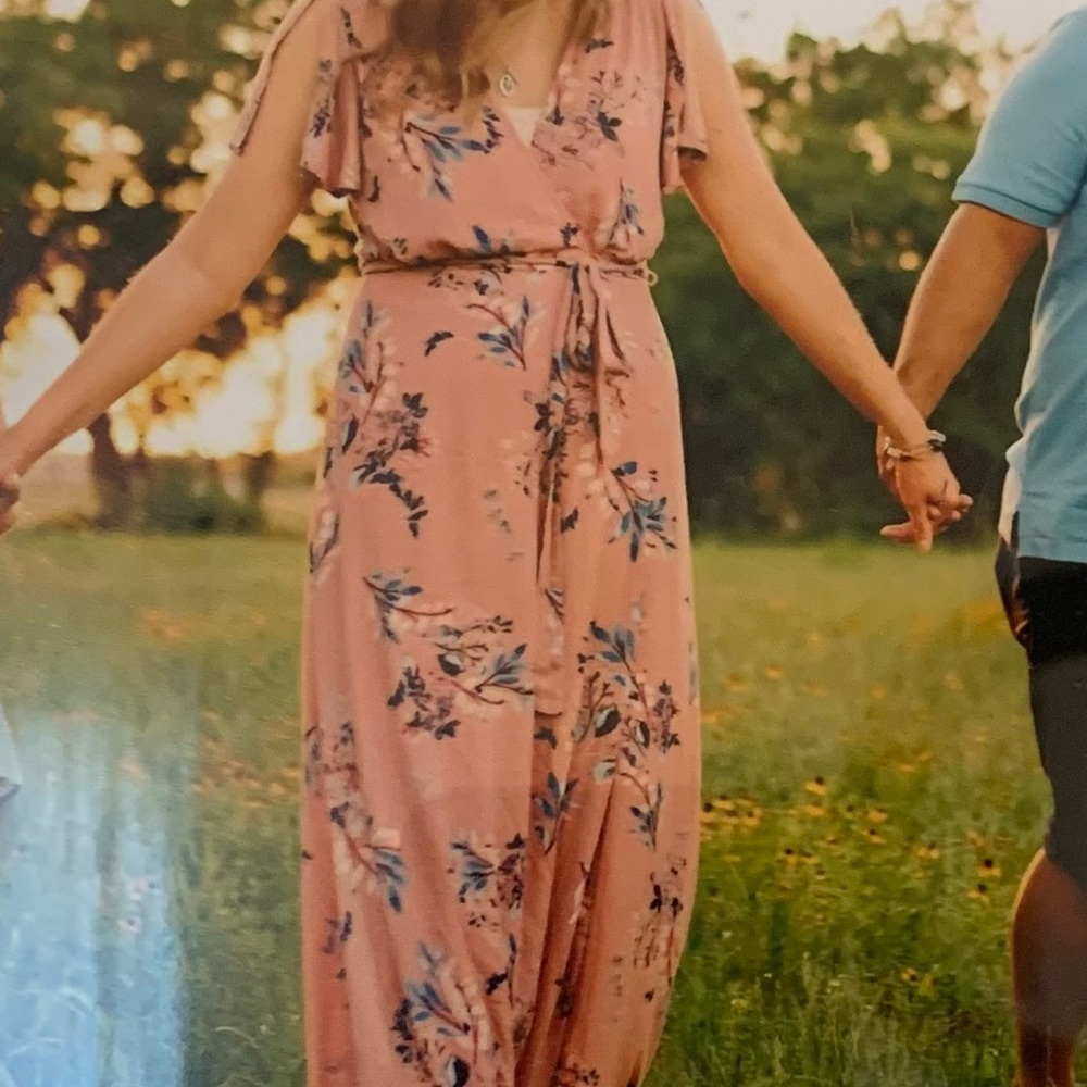 Lulu’s Floral Maxi Size Small
